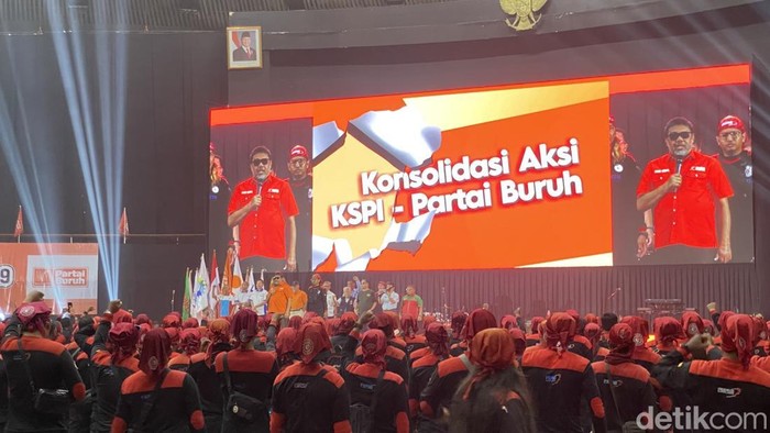 Protes Ganas Buruh di JCC, Tuntut UMP 2026 Naik 10,5% atau Guncangkan Ekonomi Indonesia?