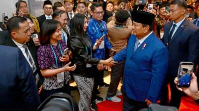 Prabowo Tiba di Gyeongju Korsel, Disambut Ribuan Pelajar-Pekerja Indonesia dengan Antusiasme
