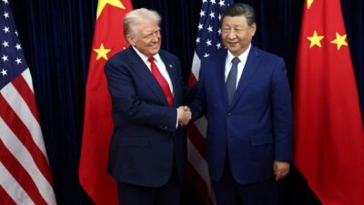 “Akhirnya Trump dan Xi Jinping Tatap Muka Meski Sekejap Mata: Tegangnya Dinamika Dunia”