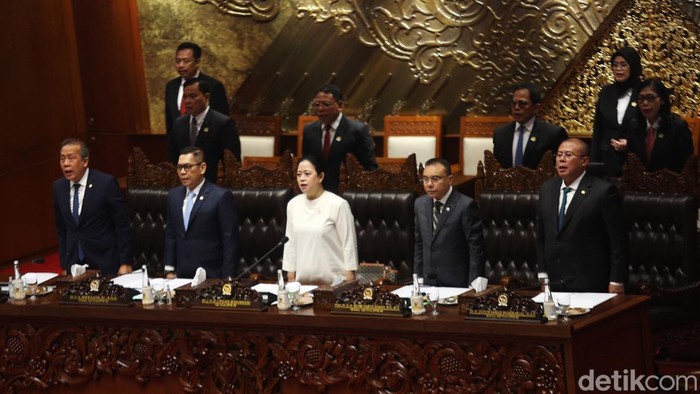 **MK Berikan Putusan Mengejutkan: Wajib Ada Perempuan di Pimpinan DPR, Ini Daftar AKD-nya!**