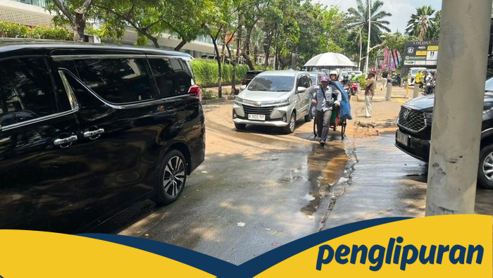 Banjir di Kemang Jaksel Kemarin, Cerita Pedagang Siomay yang Menggugah Simpati!