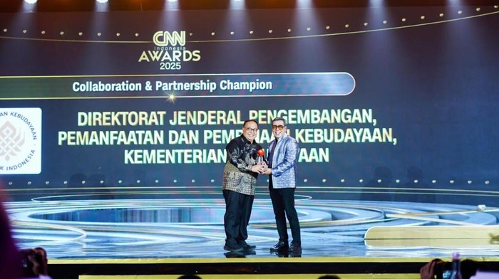 **Kemenbud Konsisten Cetak Talenta Seni Budaya, Raih Penghargaan CNN Awards 2025**