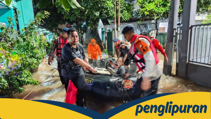 Brimob Polda Metro Patroli SAR dan Evakuasi Korban Banjir di Pondok Aren: Satuan Khusus Terselamatkan Warga Dari Banjir Bandang
