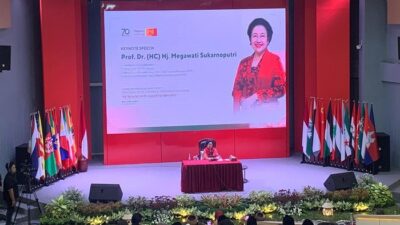 Megawati Cerita Alasan Tak Punya HP: “Takut Ternyata” Jadi Perbincangan Publik!