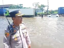 “Siang Ini, Jalan Raya Kaligawe Semarang Masih Tergenang: Apakah Solusinya?”