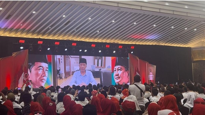 [Jokowi: Video Projo, Relawan Harus Tetap Bekerja!
