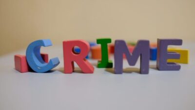 Warga Jakbar Temukan Mayat Pria di Pinggir Kali Saat hendak Antar Anak Sekolah