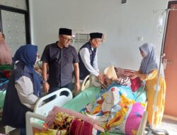 [Kemensos Turun Tangan, Santunan Korban Robohnya Atap Ponpes di Situbondo]