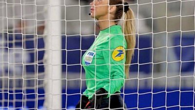 **Manuela Nicolosi: Kisah Wasit Wanita yang Kesal Dicap Terlalu Mencolok di Dunia Bola**