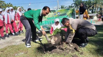 Polres Rohul Tanam 22 Pohon Serentak, Wujudkan Green Policing yang Berdampak!