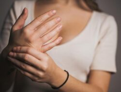 Kretek-kretek Jari: Kenyamanan yang Perlu Diperhatikan, Menurut Dokter Ortopedi