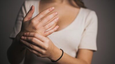 Kretek-kretek Jari: Kenyamanan yang Perlu Diperhatikan, Menurut Dokter Ortopedi