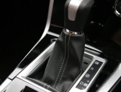 Cara Nyetir Mobil Matic di Tanjakan Curam – Update 1