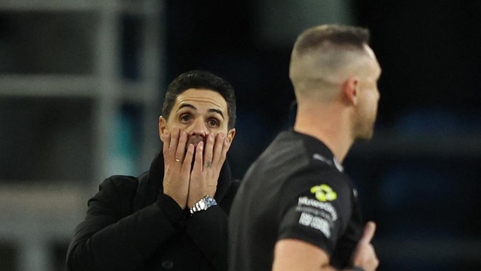 **Arteta: Arsenal Bermain Gemilang di Babak Pertama, Namun Lesu di Kedua**