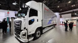 ‘Naik Kelas’, Truk Giga Isuzu Terbaru Dipamerkan di JMS 2025: Spesifikasi dan Performa yang Menjanjikan