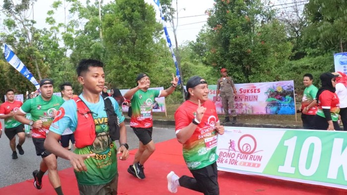 Kapolda dan Gubernur Riau Buka Bono Fun Run, Sambut HUT Pelalawan Ke-26 dengan Semangat Baru!