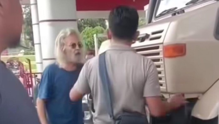 Viral Bule Jerman Ngamuk di SPBU Bone Sulsel: Begini Kisahnya