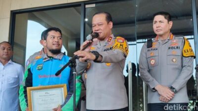 Kapolda Metro Beri Penghargaan ke Ojol yang Gagalkan Curanmor di Cakung dengan Sistem Kamtibmas Cerdas!