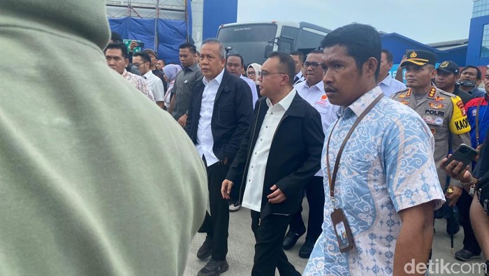 Dasco Pimpin DPR Sidak Pabrik Ban Michelin Cikarang, PHK Massal Jadi Perhatian!