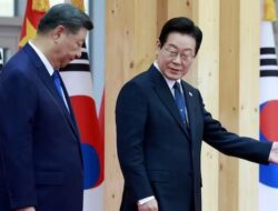 **Xi Jinping Beri Ponsel ke Presiden Korsel, Canda Soal mata-mata**