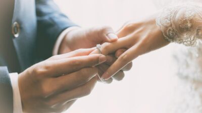 **Waktu Penyerahan Buku Nikah Setelah Akad: Info Wajib Diketahui!**