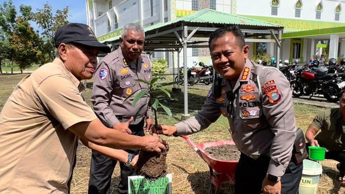 **Polantas Riau dan SMK Taruna Satria Gelar Edukasi Green Policing untuk Peduli Lingkungan dan Tertib Lantas**