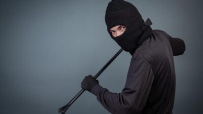 Viral Maling Terekam CCTV: Toko Kue di Depok Dibobol, Polisi Selidiki Kasus yang Memprihatinkan