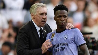 **Vinicius Ngambek ke Alonso, Kena Tegur Ancelotti: Reaksi Marah di El Clasico**