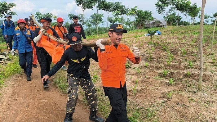 Update Tragis: 6 Mahasiswa UIN Hanyut di Kendal, 4 Orang Tewas, Sebuah Pengecekan Darurat Diperlukan!