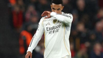 Bellingham Belain Trent Alexander-Arnold dalam Pertandingan Liga Champions Liverpool vs Real Madrid