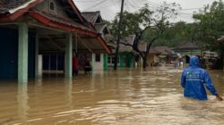 Banjir Menerjang Sejumlah Desa di Pandeglang Usai Hujan Deras