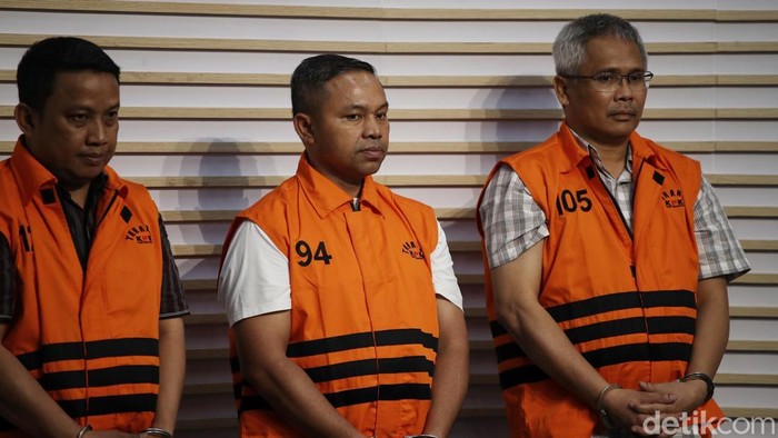 3 Mata Uang Duit Rp 1,6 M Diamankan di OTT, Gubernur Riau Jadi Tersangka