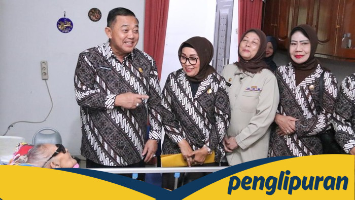 **Purnawirawan Polri Metro Jaya Kunjungi Istri Hutagalung, Perkuat Semangat Kekeluargaan jelang Hari Pahlawan**