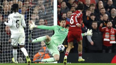 **Courtois: Anfield Sangat Menyulitkan, Liverpool Tak Terkalahkan**