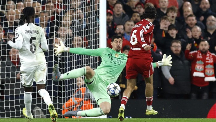 **Courtois: Anfield Sangat Menyulitkan, Liverpool Tak Terkalahkan**