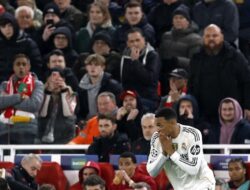 **Trent Alexander-Arnold Diterpa Cemoohan di Anfield, Thibaut Courtois Berharap Kedamaian dari Fans Liverpool**