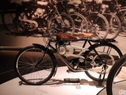 **Bertemu Motor Pertama Honda di Dunia: Type A dengan Desain Sepeda Kumbang**