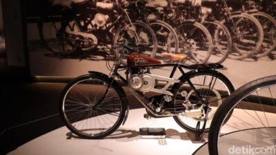 **Bertemu Motor Pertama Honda di Dunia: Type A dengan Desain Sepeda Kumbang**