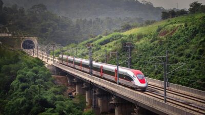 Whoosh Menuju Tegalluar Sempat Berhenti Sementara, KCIC Bantah Mogok – Update 1