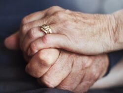 **Pakar Gerontologi Ungkap Kunci Menua dengan Sehat, Termasuk Menerima Kenyataan**