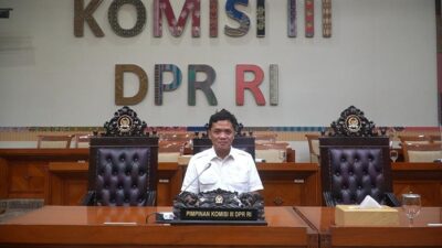 “Komisi III DPR Hormati Penetapan Roy Suryo cs Tersangka Kasus Ijazah Jokowi: Apakah Ini Langkah untuk Menyelamatkan Presiden?”
