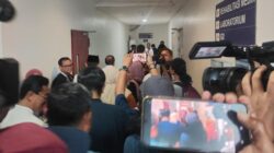 Usai dari SMAN 72, Pramono Tengok Korban Ledakan di RS Islam Cempaka Putih: Kejutan Mengejutkan di Balik Tragedi