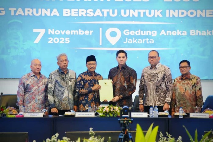 Gus Ipul Serahkan Kepmen Pengukuhan PNKT ke Budisatrio Djiwandono, Posisi Baru untuk Karang Taruna
