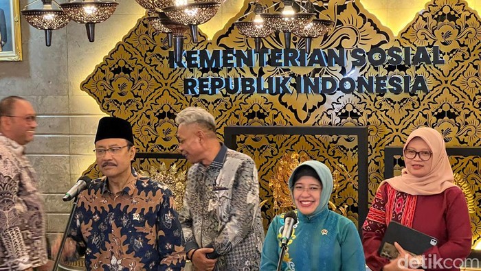 4,2 Juta Keluarga Dihukum Mati? Ini Kata Menko sosial!