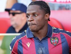 Barcelona Siap Goyang Transfer dengan Rekrutan Lewandowski