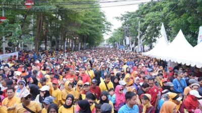 **418 Tahun Makassar, 31 Ribu Warga Gelorakan Semangat di Jalan Sehat**