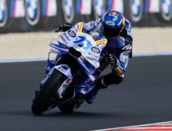 **Hasil Sprint Race MotoGP Portugal 2025: Adik Marquez Asapi Murid Rossi**