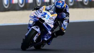 **Hasil Sprint Race MotoGP Portugal 2025: Adik Marquez Asapi Murid Rossi**