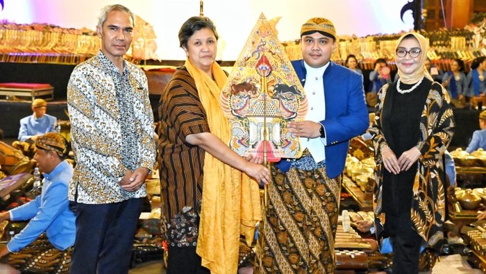 **Waka MPR Sosialisasikan 4 Pilar Kebangsaan Lewat Pagelaran Wayang Kulit, Menyeduh Kebangsaan dalam Seni Tradisional**