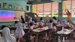 **”Sorak Gembira Siswa SD di Cengkareng Sambut MBG dari SPPG Polda Metro, Wajah Bahagia Mewarnai Pagi”**